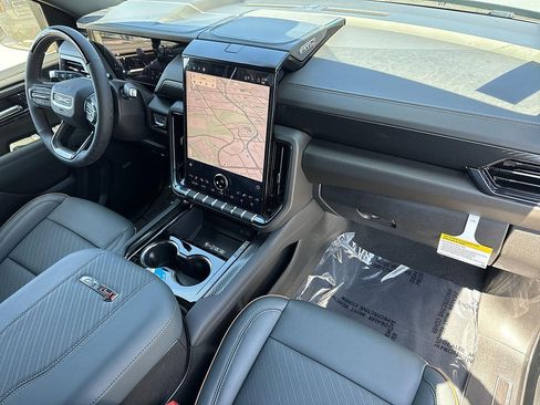 New 2026 GMC Yukon XL AT4 w/ AT4 Premium Plus Package AWD/4WD image 31