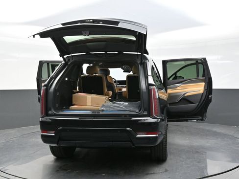 New 2026 Cadillac Escalade IQ Sport 2 w/ LPO, Floor Liner Package image 29