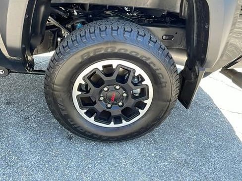Used 2024 Toyota Tacoma TRD Off-Road AWD/4WD image 32