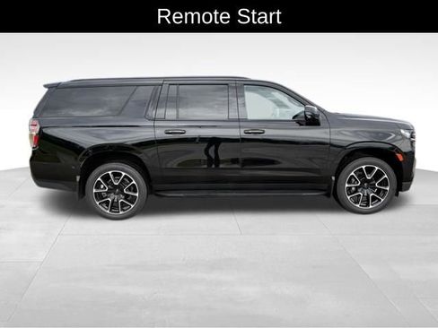 Certified 2024 Chevrolet Suburban RST w/ Luxury Package AWD/4WD image 7