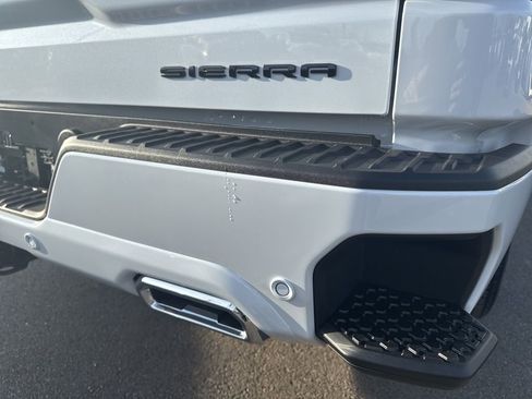 New 2026 GMC Sierra 1500 Denali Ultimate w/ LPO, Black Badging Package image 43