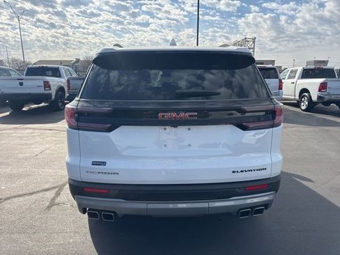Used 2025 GMC Acadia Elevation image 4