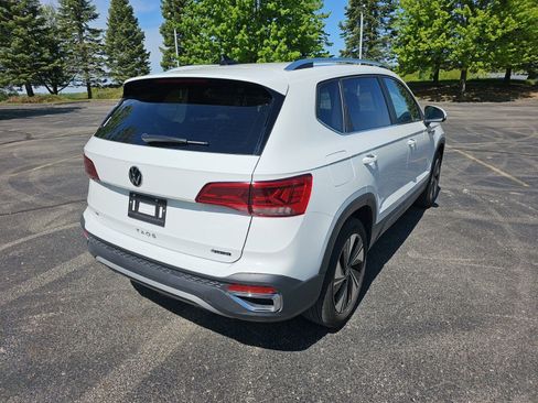 Used 2023 Volkswagen Taos SE AWD/4WD image 6