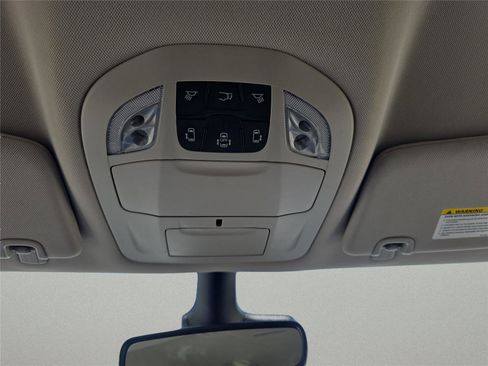 Used 2024 Chrysler Pacifica Limited FWD image 24