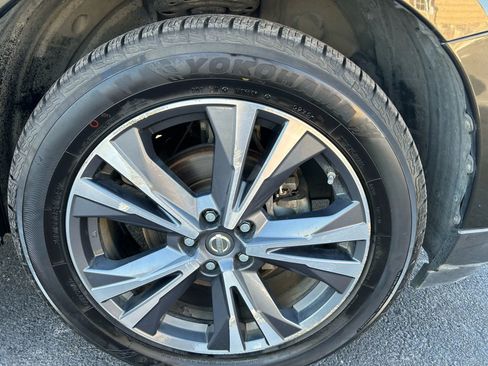 Used 2017 Nissan Pathfinder Platinum w/ Family Entertainment Package image 41