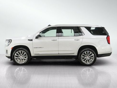 Used 2024 GMC Yukon Denali w/ Advanced Technology Package AWD/4WD image 3