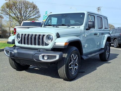 Certified 2024 Jeep Wrangler Sahara w/ Technology Group image 3