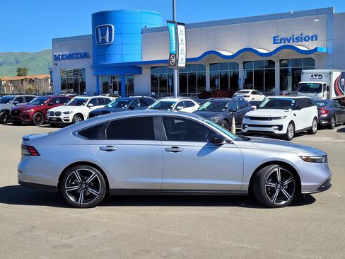 Used 2024 Honda Accord Sport image 4