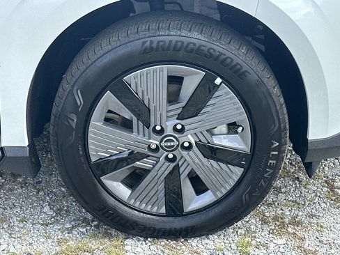 Used 2025 Nissan Murano SL AWD/4WD image 12