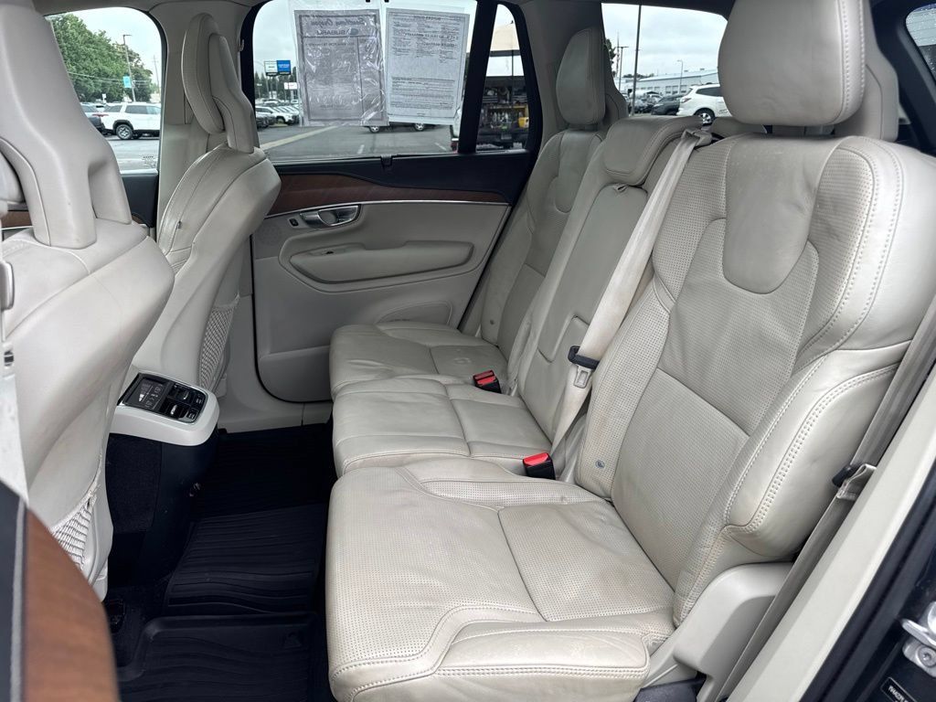 Used 2017 Volvo XC90 T6 Inscription w/ Vision Package AWD/4WD image 11