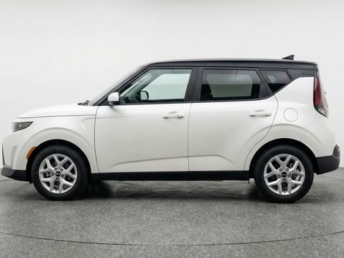 Used 2025 Kia Soul FWD image 5
