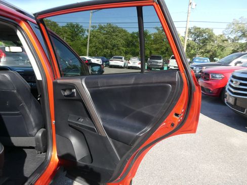 Used 2015 Toyota RAV4 Limited image 28