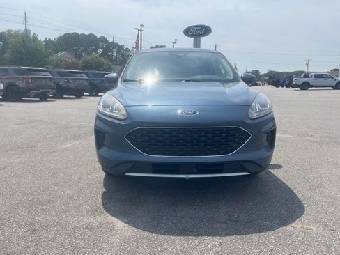 Used 2020 Ford Escape SE FWD image 2