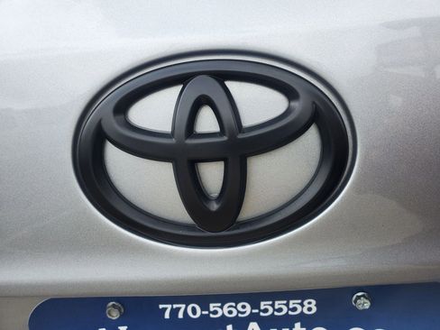 Used 2022 Toyota Highlander XLE FWD image 13