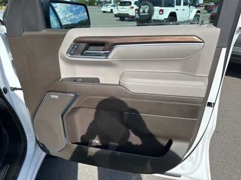 Used 2023 Chevrolet Silverado 1500 RST AWD/4WD image 10