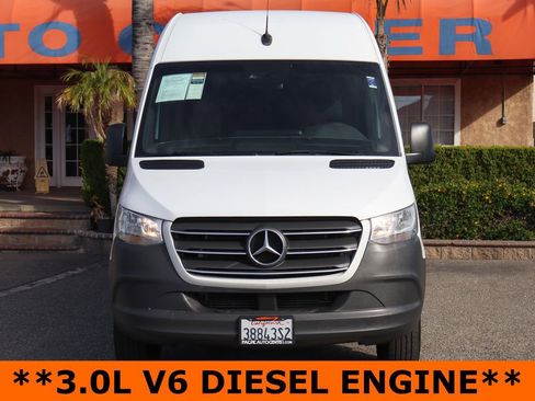 Used 2019 Mercedes-Benz Sprinter 2500 image 3