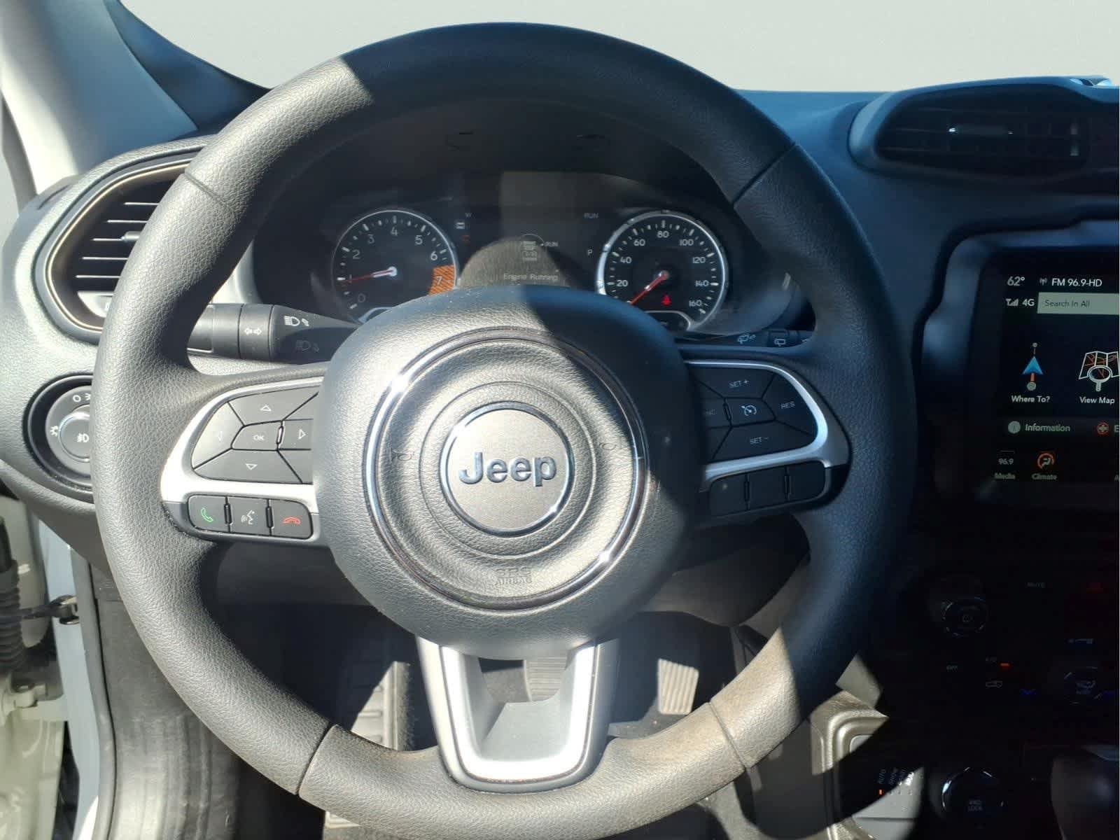 Used 2023 Jeep Renegade Latitude AWD/4WD image 29
