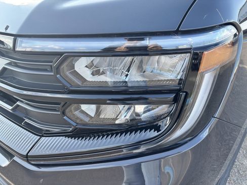 New 2025 Ford Expedition Active image 8