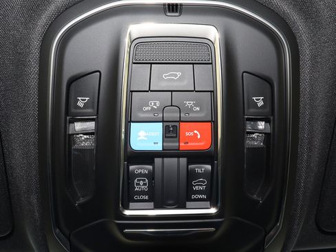 New 2025 Jeep Grand Cherokee Laredo X w/ Luxury Tech Group I image 29