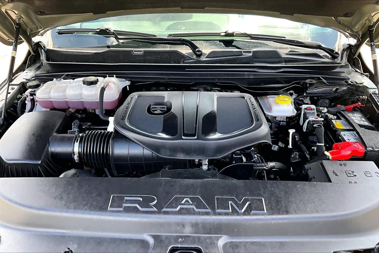 Used 2026 RAM 1500 Laramie AWD/4WD image 32