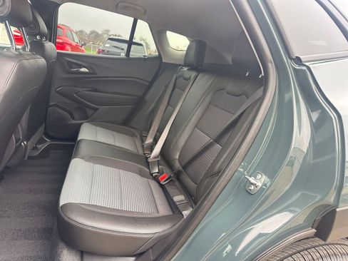 Used 2025 Chevrolet Trax LT w/ LT Convenience Package image 38