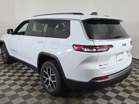 Used 2023 Jeep Grand Cherokee L Limited AWD/4WD image 11