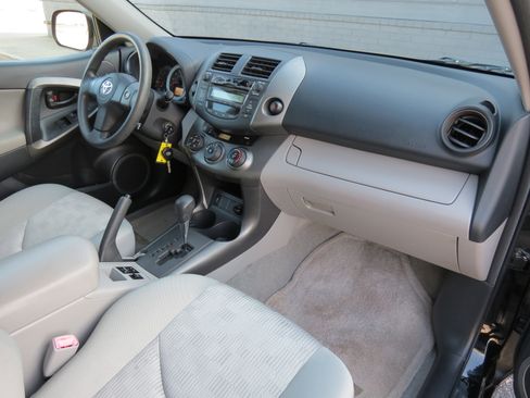 Used 2010 Toyota RAV4 2WD image 24