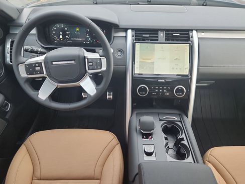 New 2026 Land Rover Discovery Limited Edition AWD/4WD image 15