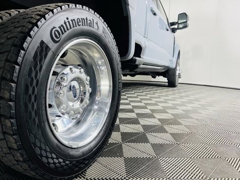 Used 2025 Ford F450 Platinum image 5