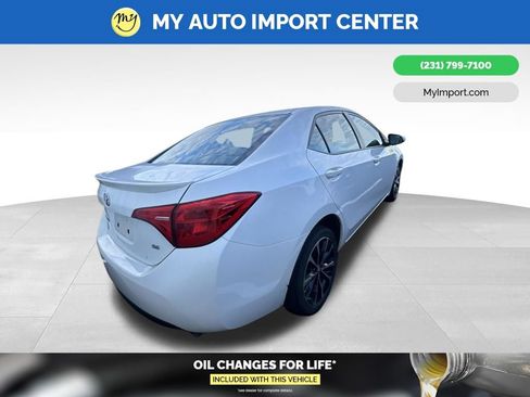 Used 2017 Toyota Corolla SE w/ Carpet Mat Package (TMS) FWD image 5