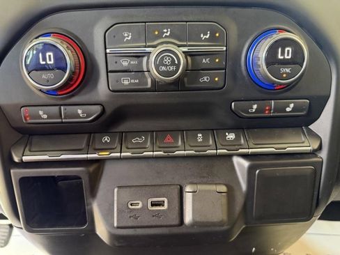 Used 2019 Chevrolet Silverado 1500 LT w/ Texas Edition image 29