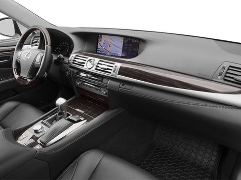 Used 2013 Lexus LS 460 w/ Comfort Pkg RWD image 18