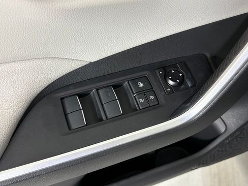 Used 2021 Toyota RAV4 XLE Premium AWD/4WD image 15