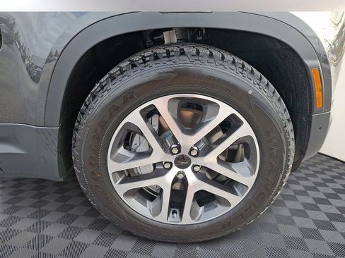 New 2026 Land Rover Defender 110 S image 7