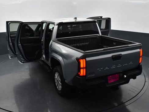Used 2025 Toyota Tacoma SR AWD/4WD image 27