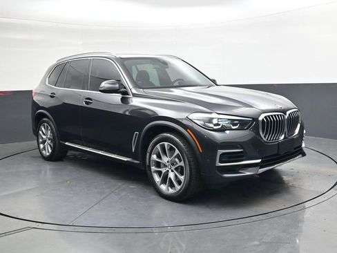 Used 2023 BMW X5 xDrive40i w/ Premium Package image 2