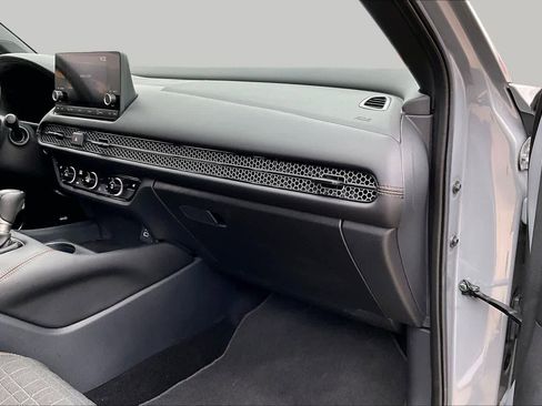 Used 2025 Honda HR-V Sport image 18