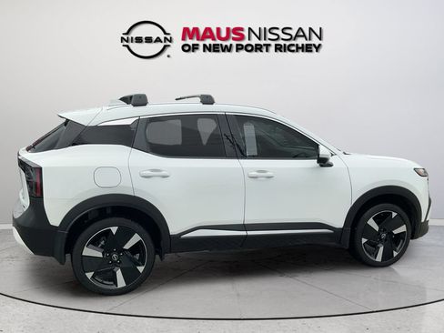 Certified 2025 Nissan Kicks SR FWD image 12