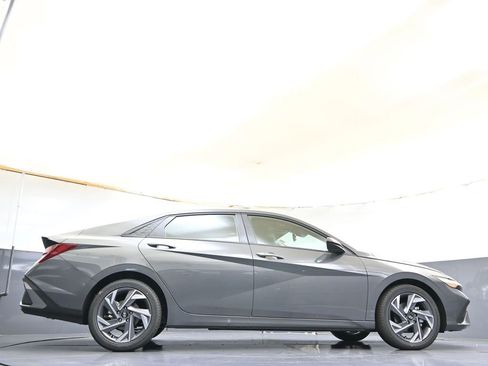 New 2025 Hyundai Elantra Sport image 39