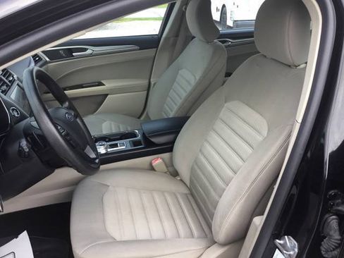 Used 2019 Ford Fusion SE AWD/4WD image 13