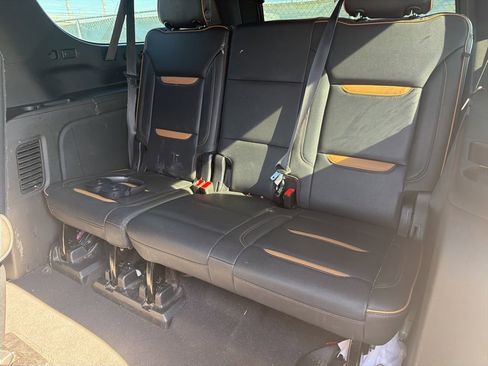 Used 2022 GMC Yukon XL AT4 image 8