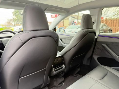 Used 2026 Tesla Model Y AWD image 16