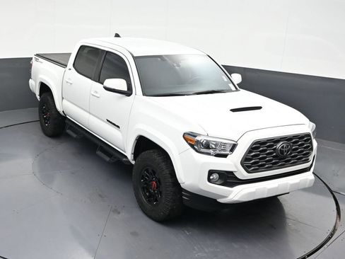 Used 2022 Toyota Tacoma TRD Sport w/ Technology Package RWD image 22