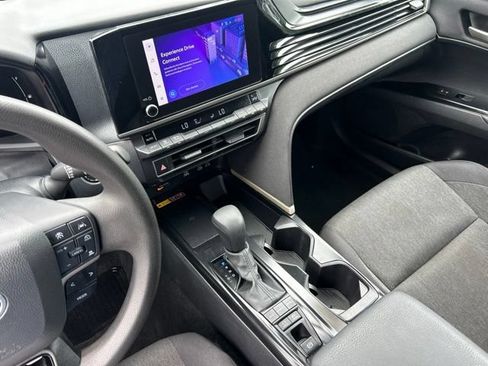 Used 2025 Toyota Camry LE FWD image 32
