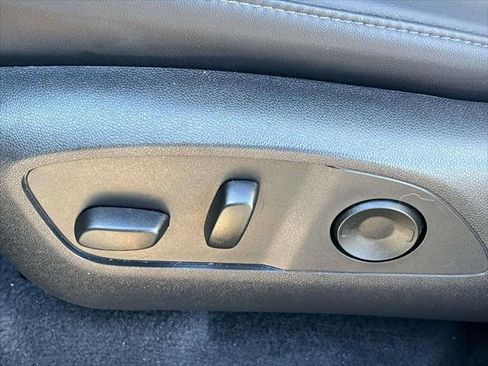 Certified 2025 GMC Acadia Elevation w/ Elevation Premium Package image 18