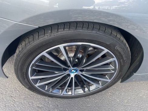 Used 2023 BMW 530e w/ Executive Package image 27