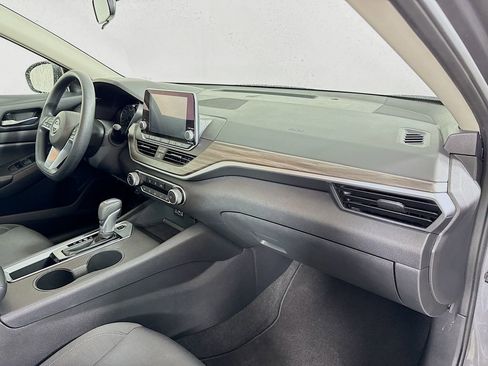 Used 2025 Nissan Altima 2.5 SV image 26