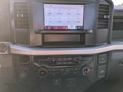 Used 2025 Ford F350 XL w/ 360-Degree Camera Package RWD image 17