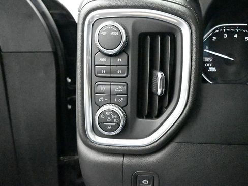 Used 2022 GMC Sierra 1500 Elevation w/ Driver Alert Package I AWD/4WD image 15