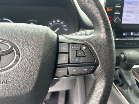 Used 2024 Toyota Sienna LE image 20